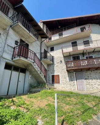 Casa indipendente di 98 m² con 3 locali e box auto