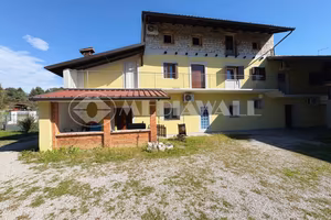 Bifamiliare a Aviano
