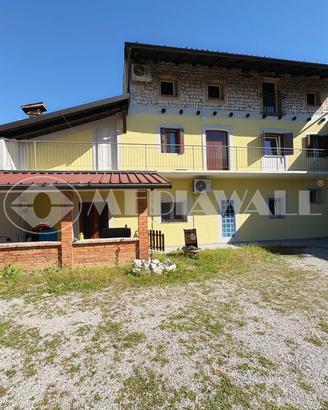 Bifamiliare a Aviano