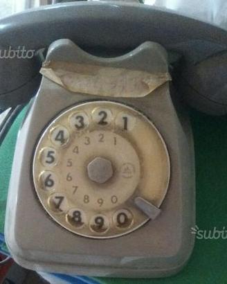 Telefono a ruota nero da arredamento di bachelite Milano