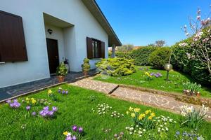 VILLA SINGOLA A LOMAGNA