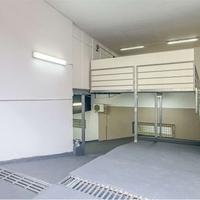 Grande deposito in zona servita