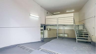 Grande deposito in zona servita