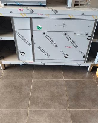 Tavolo inox armadiato