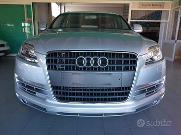 Audi Q7 3.0 V6 TDI 233CV quattro tiptronic