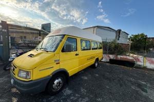 SCUOLABUS IVECO TURBODAILY 40-10 – PRONTO USO