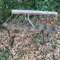 Raccogli sarmenti vigneto