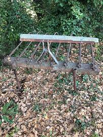 Raccogli sarmenti vigneto