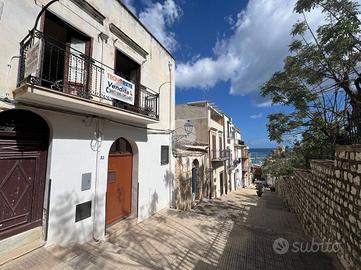 5 LOCALI A CASTELLAMMARE DEL GOLFO