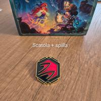 Gadget Disney Lorcana scatola mazzo carte spilla