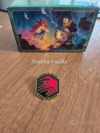 Gadget Disney Lorcana scatola mazzo carte spilla