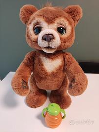 Hasbro FurReal - Cubby, il mio Orsetto Curioso