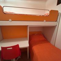 Cameretta con letto a castello