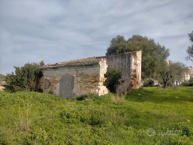 Rudere con terreno pressi via Milano