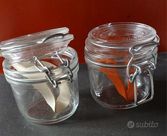 Due piccoli barattolino in vetro chiusura  ermetic