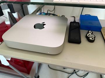 Mac mini PRO M2 + HUB Satechi & Stand per SSD