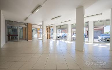 Locale Commerciale a Montecosaro 1 locali