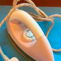 Ferro da stiro elettrico 1000W – lightweight & por