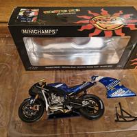 Yamaha M1 V.Rossi 2005 Minichamps 1 12