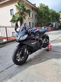 Aprilia rsv4 2010 