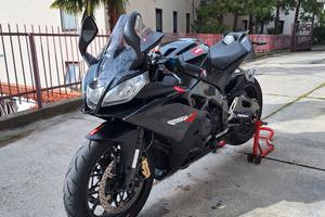 Aprilia rsv4 2010 
