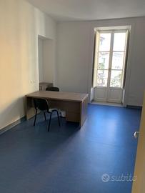 Stanza per medici - studio medico al Vomero 50