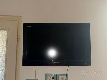 TV Toshiba Regza funzionante – con telecomando