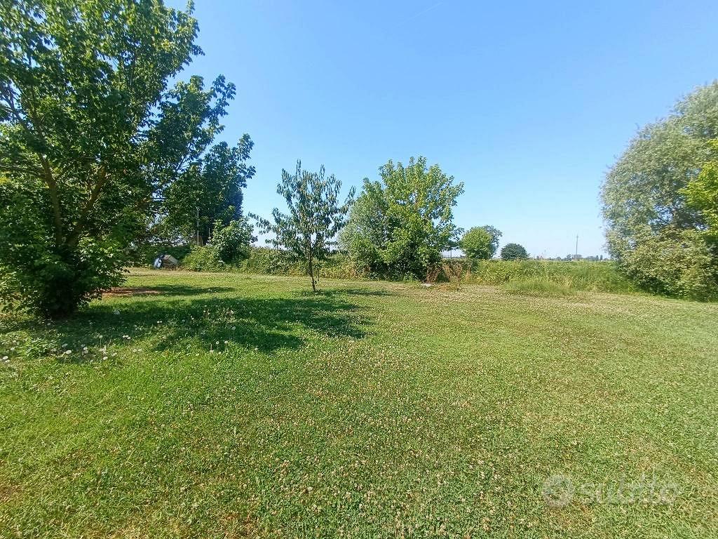 Villa di 150 m² con più di 5 locali e box auto a C - Vista 3