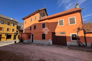 CASA SEMINDIPENDENTE A PONTE NELLE ALPI