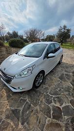 Peugeot 208 1.2 Vti 82CV con Impianto a Metano