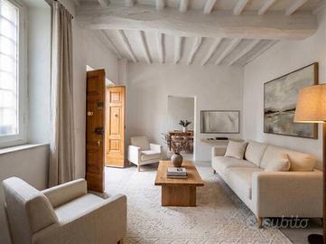Casa indipendente di 134 m² con più di 5 locali a 
