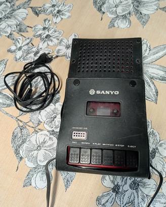 lettori cassette e radio.