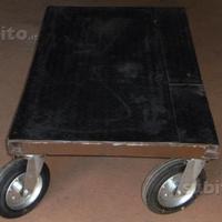 Carretto in ferro su ruote pivottanti
