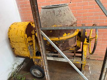 Betomiera impastatrice cemento 220 volt