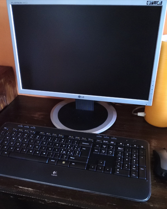 Pc computer fisso completo di tutto (come da foto)