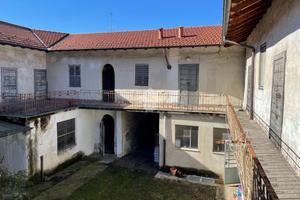 RUSTICO A CARDANO AL CAMPO