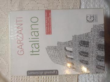 Dizionario Italiano Garzanti. Nuovo con pellicola.