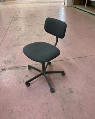 Sedia girevole da ufficio in tessuto grigio