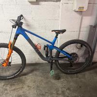 CUBE STEREO ONE 77 ACTION TEAM