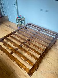 Letto matrimoniale in legno massello