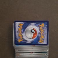 50 carte pokemon assortite di scarlatto e violetto