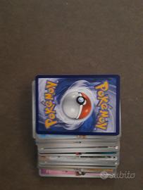 50 carte pokemon assortite di scarlatto e violetto