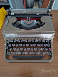 Macchina da scrivere Olivetti Studio 42