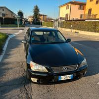 Lexus IS 200