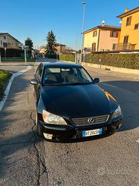Lexus IS 200