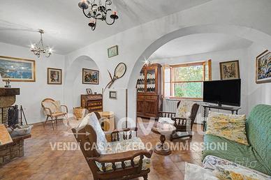 Appartamento di 136 m² con 4 locali a Collesalvett