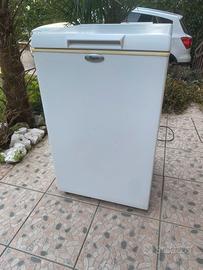 Congelatore a pozzetto Whirlpool