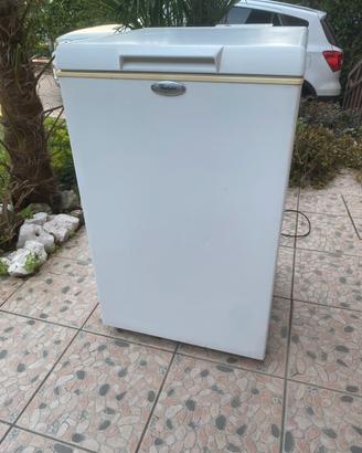 Congelatore a pozzetto Whirlpool