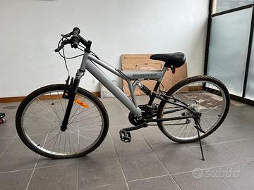 Bicicletta Mountain Bike