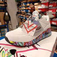 Skechers Uno Ravaged Love 35